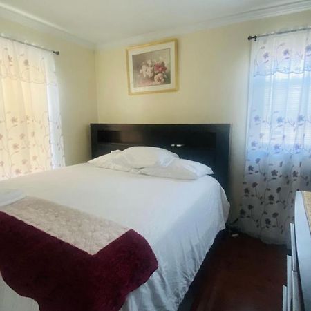 Minutes From Jfk, Beautiful Home With Peaceful, Cosy, Private Room New York Exteriér fotografie