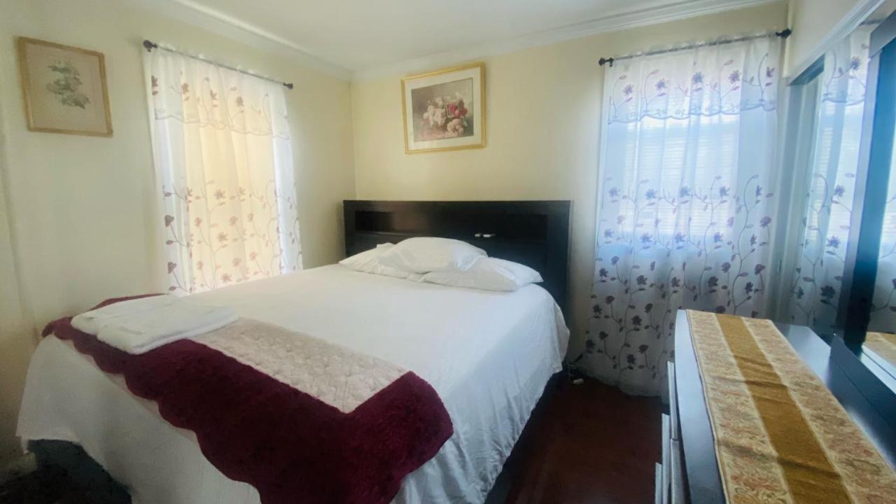 Minutes From Jfk, Beautiful Home With Peaceful, Cosy, Private Room New York Exteriér fotografie