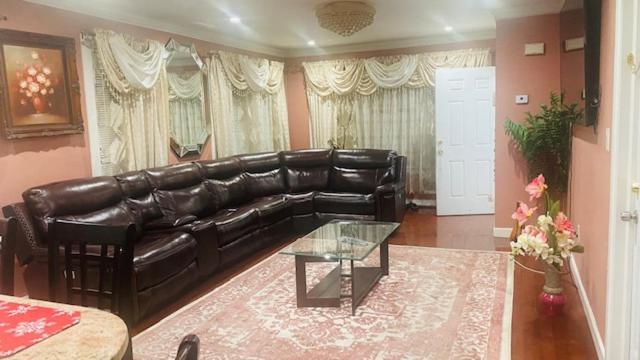 Minutes From Jfk, Beautiful Home With Peaceful, Cosy, Private Room New York Exteriér fotografie